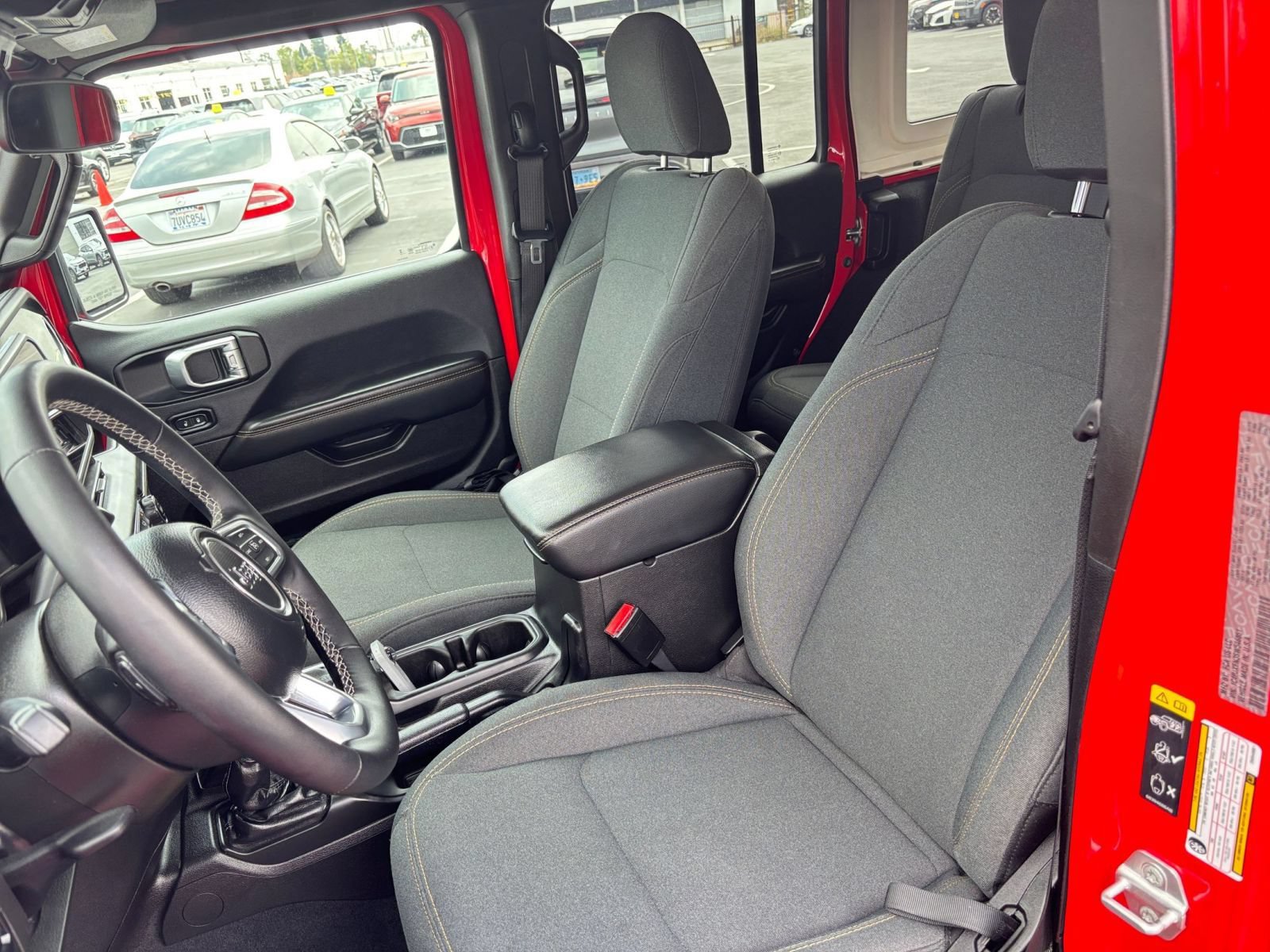 Used 2025 Jeep Wrangler Unlimited Sahara AWD/4WD image 36