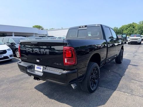 Used 2025 RAM 2500 Laramie AWD/4WD image 3