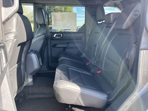 New 2025 Ford Bronco Outer Banks w/ Sasquatch Package image 14