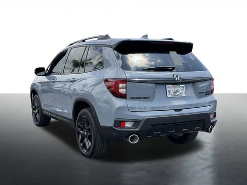 Used 2024 Honda Passport Black Edition image 5