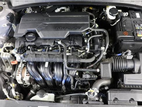 Certified 2023 Hyundai Elantra SEL w/ Preferred Accessory Package image 23