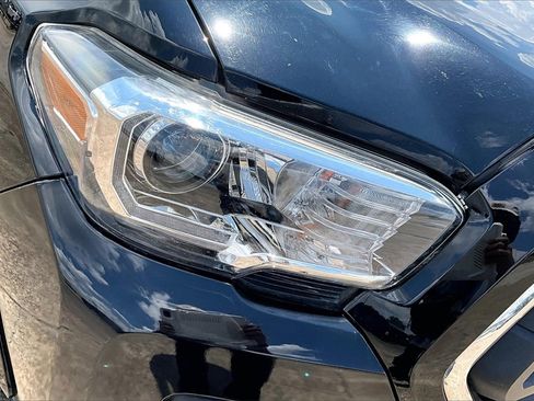 Used 2023 Toyota Tacoma SR5 image 33