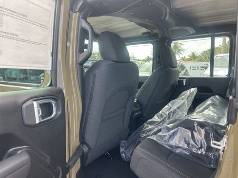 New 2026 Jeep Gladiator Sport AWD/4WD image 30