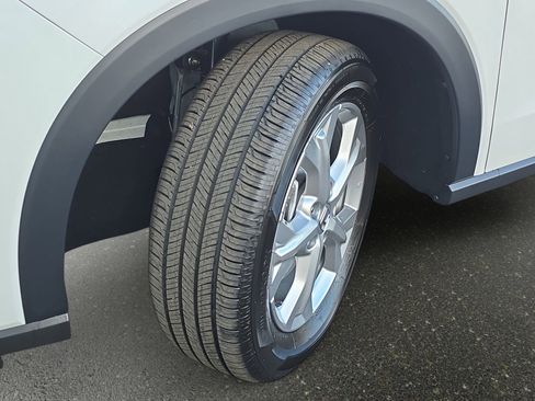 Certified 2025 Honda HR-V LX image 29