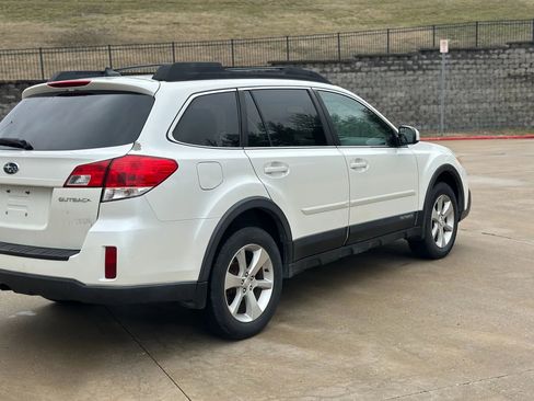 Used 2013 Subaru Outback 2.5i Limited image 7