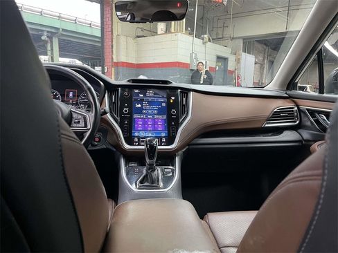 Used 2022 Subaru Outback Touring image 14