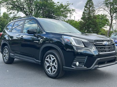 Certified 2023 Subaru Forester Premium AWD/4WD image 4