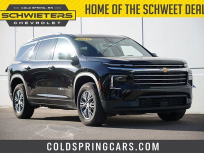 Used 2025 Chevrolet Traverse LT