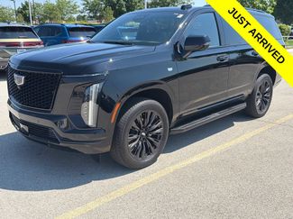 Used 2025 Cadillac Escalade Sport w/ LPO, ONYX Package AWD/4WD video 3