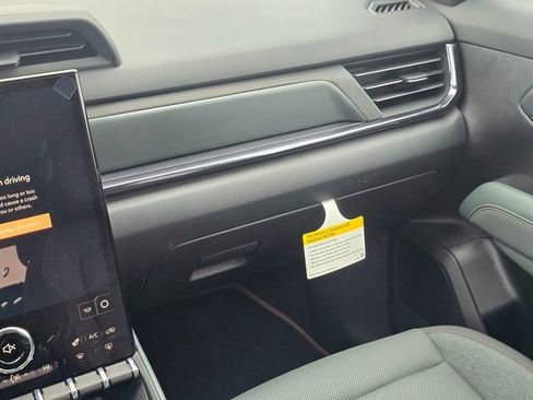 New 2026 GMC Terrain AT4 w/ Technology Package II AWD/4WD image 16