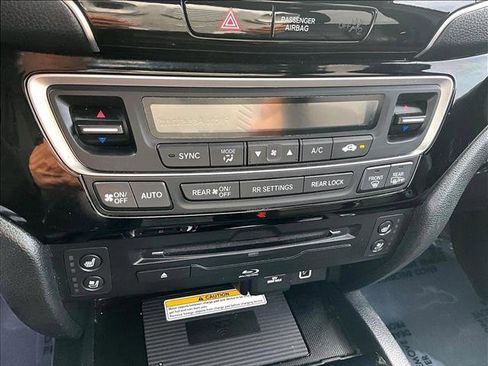 Used 2021 Honda Pilot Black Edition image 24