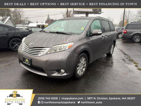 Used 2016 Toyota Sienna Limited image 1