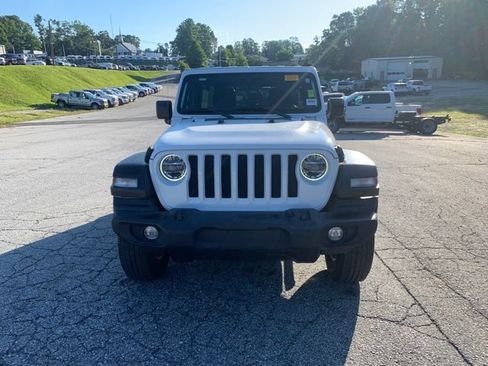 Used 2022 Jeep Wrangler Unlimited Sport AWD/4WD image 3