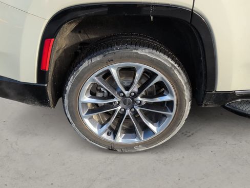 Used 2022 Jeep Wagoneer Series II w/ Premium Group I image 9