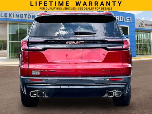 Used 2025 GMC Acadia Elevation w/ Elevation Premium Package AWD/4WD image 4