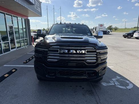 Used 2025 RAM 2500 Laramie AWD/4WD image 11