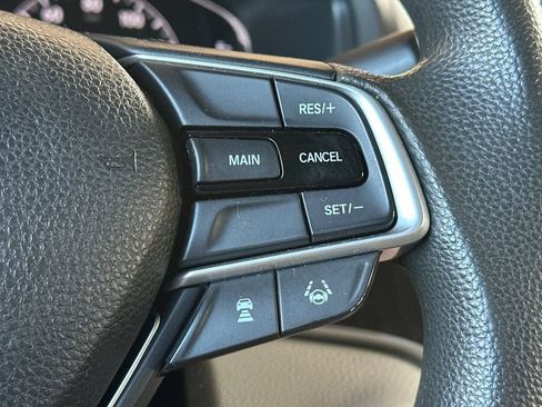 Used 2018 Honda Accord EX image 24