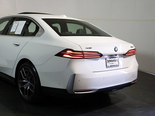 Used 2026 BMW 530i xDrive AWD/4WD image 11