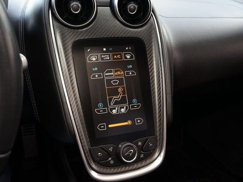 Used 2018 McLaren 570S Spider image 20