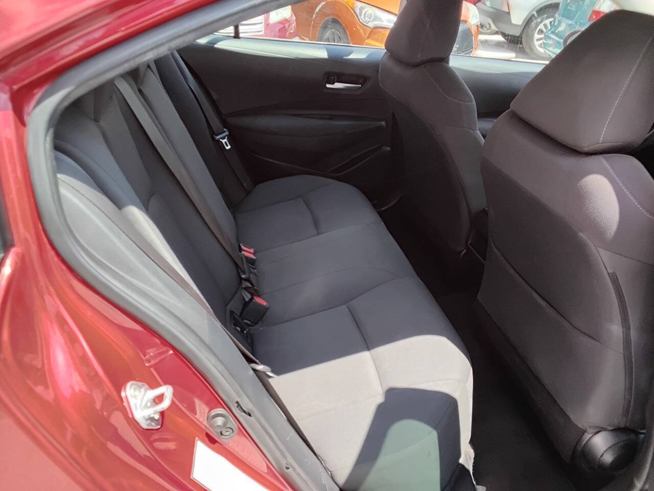 Used 2021 Toyota Corolla LE FWD image 3