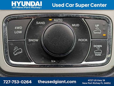 Used 2019 Jeep Grand Cherokee Overland AWD/4WD image 34