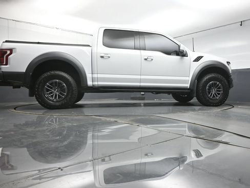 Used 2019 Ford F150 Raptor w/ Equipment Group 802A Luxury AWD/4WD image 38