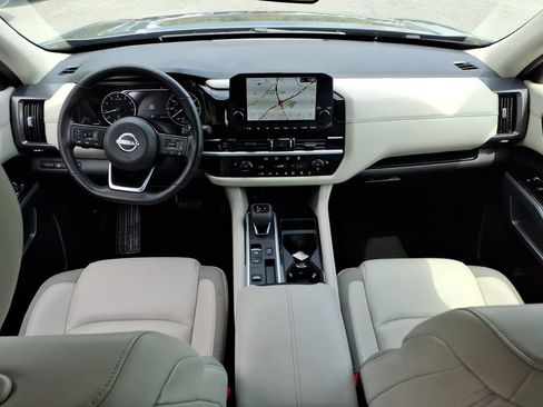 Used 2025 Nissan Pathfinder SL FWD image 21