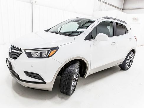 Used 2021 Buick Encore Preferred w/ Safety Package II FWD image 2