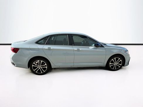 Used 2026 Volkswagen Jetta Sport FWD image 4