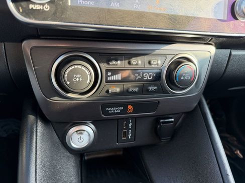 Used 2022 Nissan Leaf S image 20