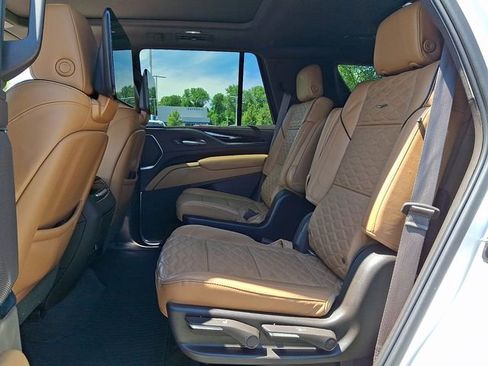 Used 2021 Cadillac Escalade Sport w/ Driver Assist Tech Package AWD/4WD image 8