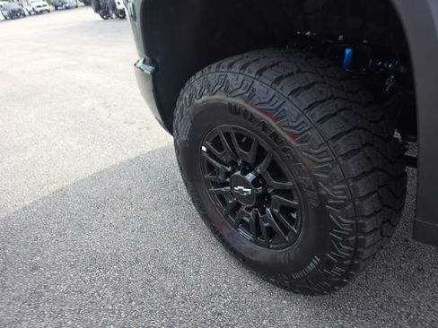 New 2026 Chevrolet Silverado 2500 ZR2 AWD/4WD image 12