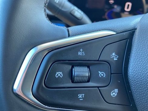 Used 2025 Chevrolet Trax LT w/ Driver Confidence Package FWD image 18