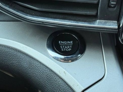 Certified 2022 Ford Explorer XLT w/ Equipment Group 202A RWD image 22