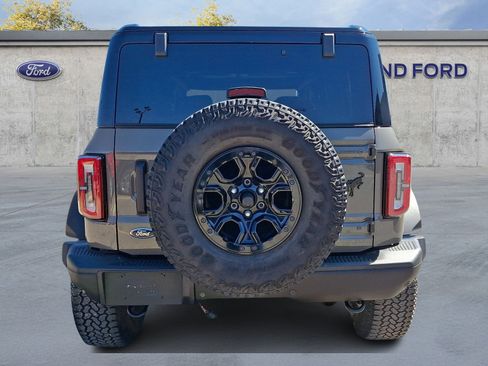 Used 2025 Ford Bronco Badlands image 5