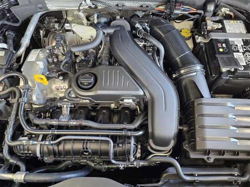 New 2025 Volkswagen Taos SE image 20