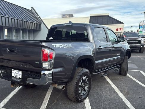 Used 2022 Toyota Tacoma TRD Off-Road image 3