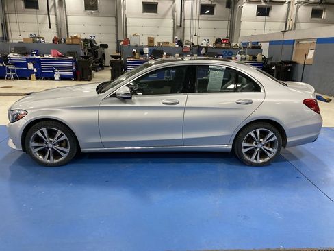 Used 2017 Mercedes-Benz C 300 image 4