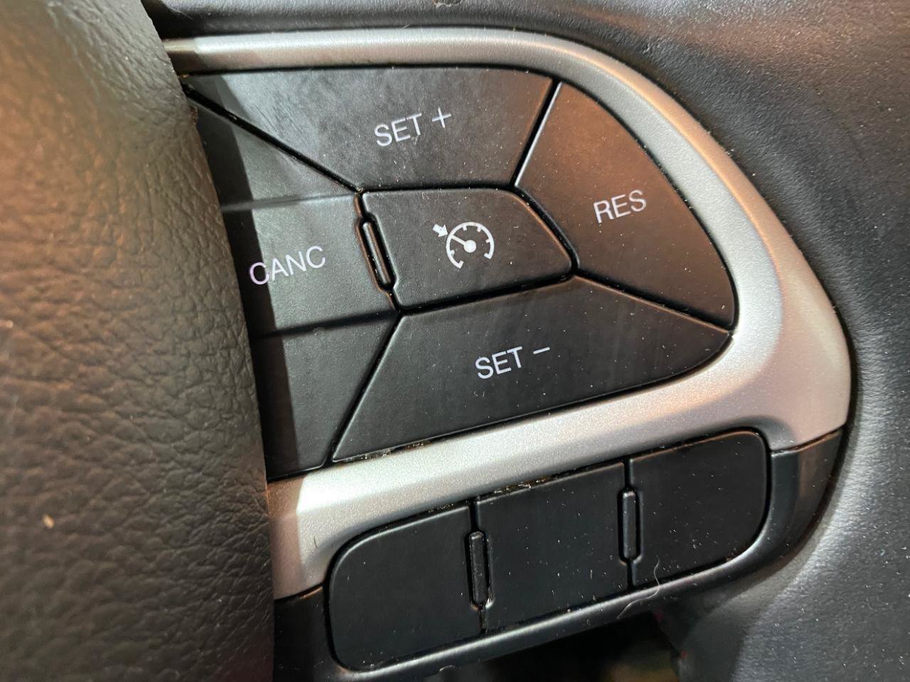 Used 2018 Jeep Compass Trailhawk w/ Cold Weather Group AWD/4WD image 21