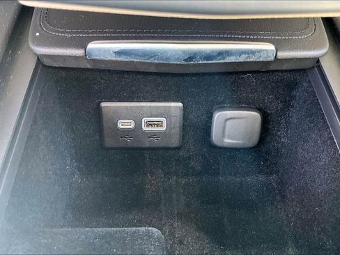 Certified 2023 Cadillac XT4 Luxury w/ Driver Awareness Package image 16