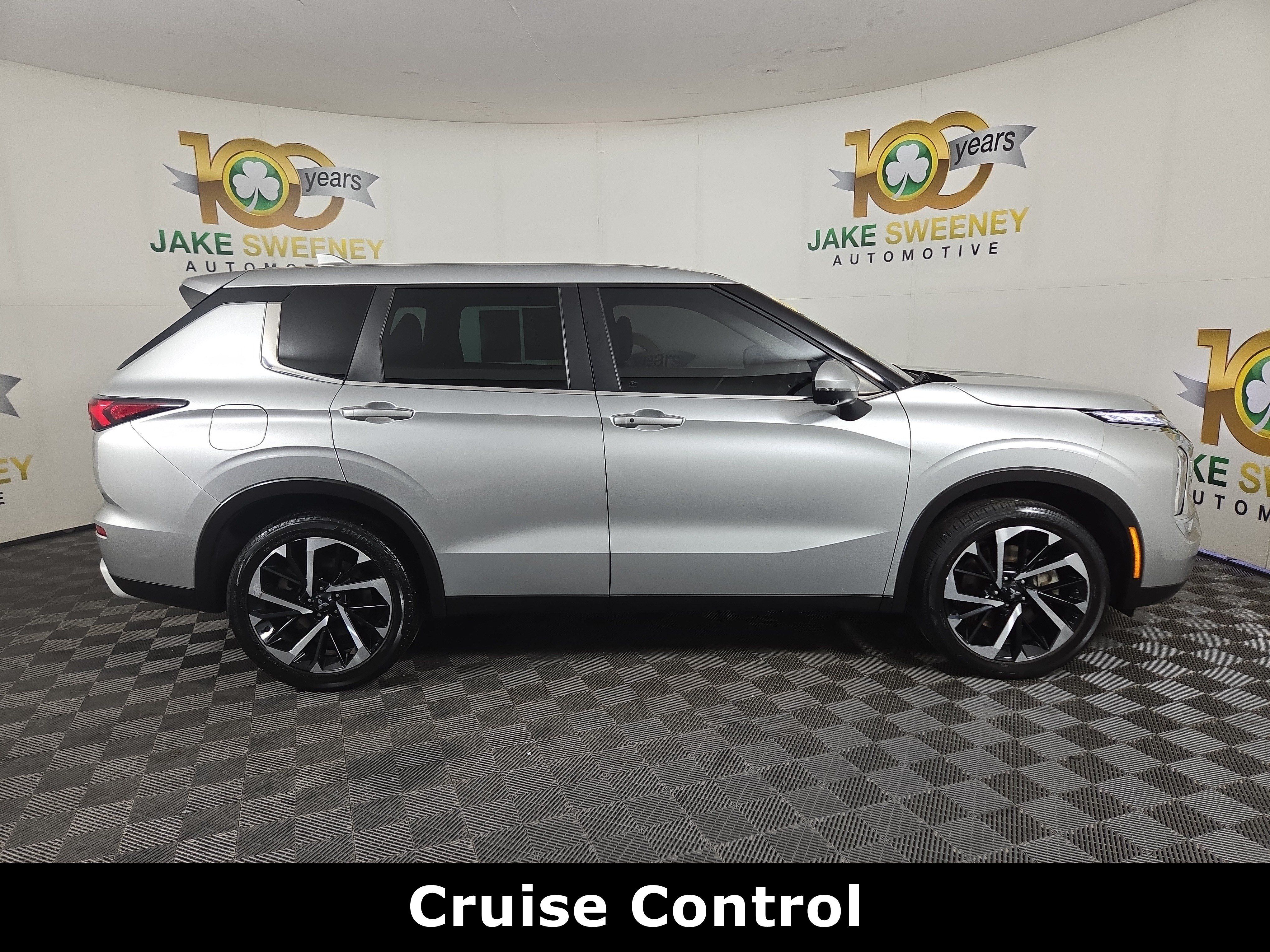 Used 2023 Mitsubishi Outlander SE AWD/4WD image 9