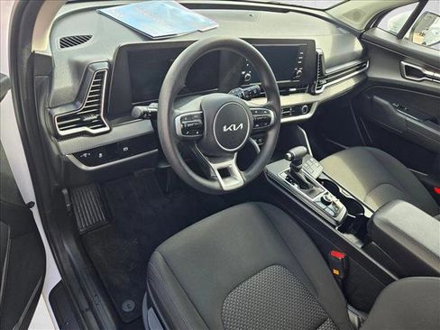 Used 2025 Kia Sportage LX image 18