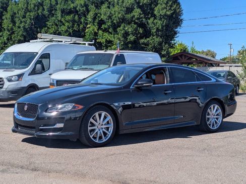 Used 2019 Jaguar XJ R-Sport image 6