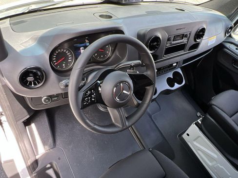 New 2025 Mercedes-Benz Sprinter 2500 image 21