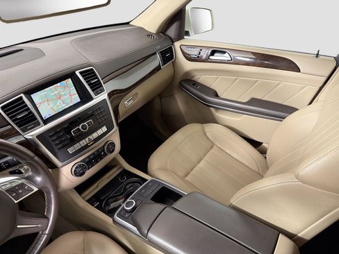 Used 2014 Mercedes-Benz GL 450 4MATIC image 23