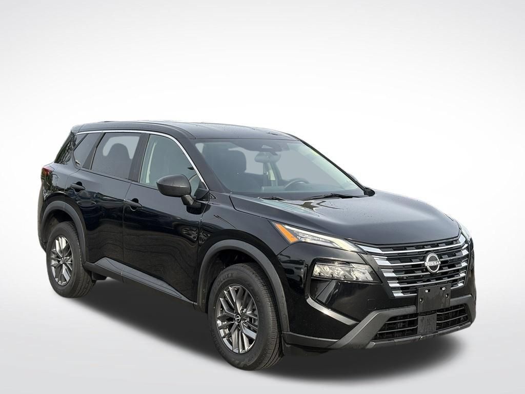 Used 2024 Nissan Rogue S AWD/4WD image 2