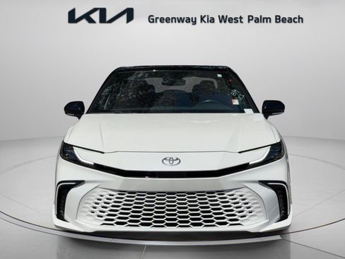 Used 2025 Toyota Camry XSE FWD image 2