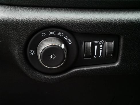 New 2026 Chrysler Pacifica Select image 14