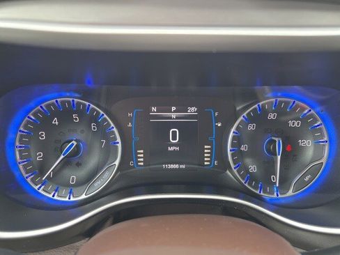 Certified 2017 Chrysler Pacifica Touring-L image 25