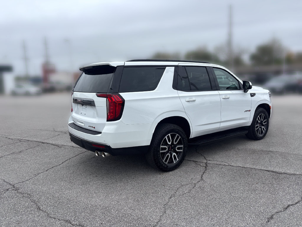 Used 2024 GMC Yukon AT4 w/ Technology Package AWD/4WD image 8